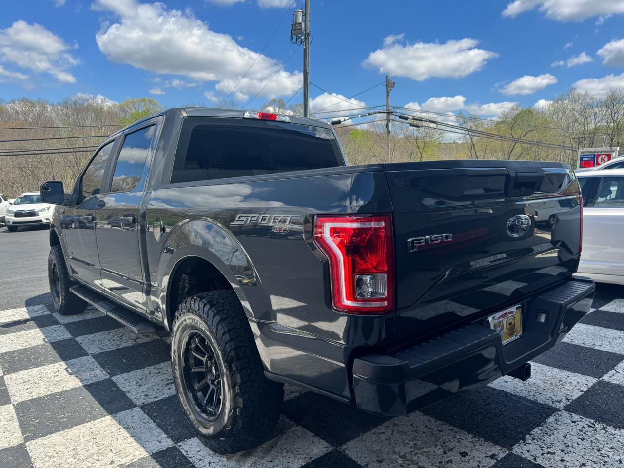 Ford F-150 4WD SuperCrew 139" XL 2017