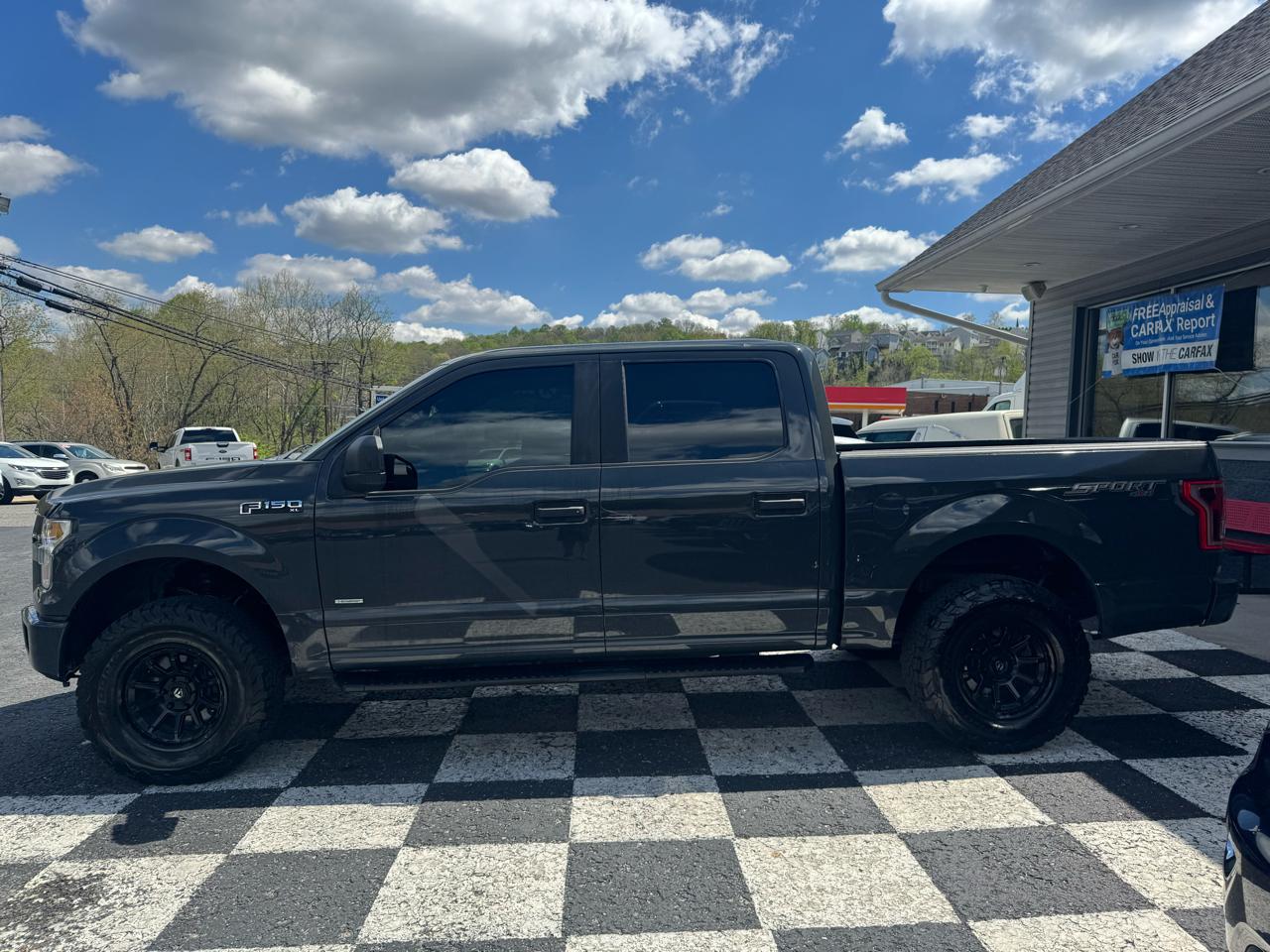 Ford F-150 4WD SuperCrew 139" XL 2017