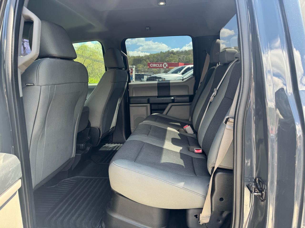 Ford F-150 4WD SuperCrew 139" XL 2017