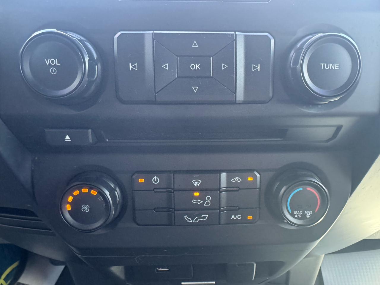 Ford F-150 4WD SuperCrew 139" XL 2017