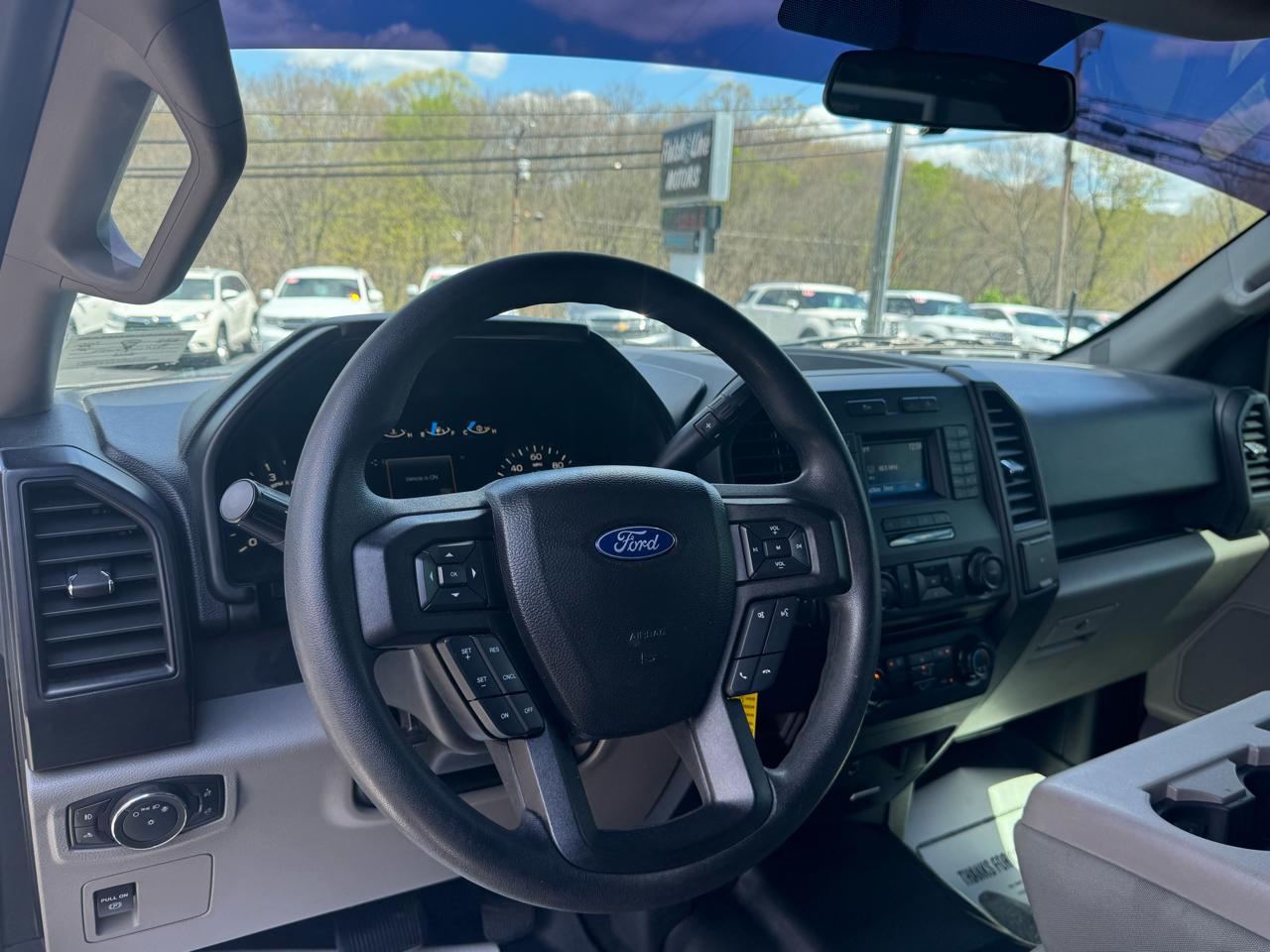 Ford F-150 4WD SuperCrew 139" XL 2017