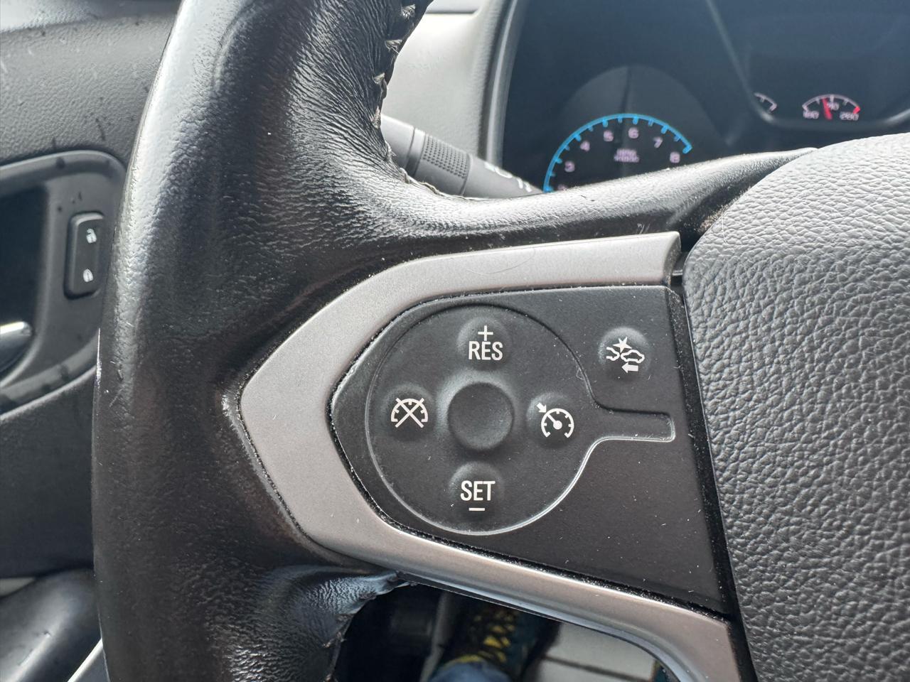 Chevrolet Colorado 4WD Crew Cab 140.5" LT 2017