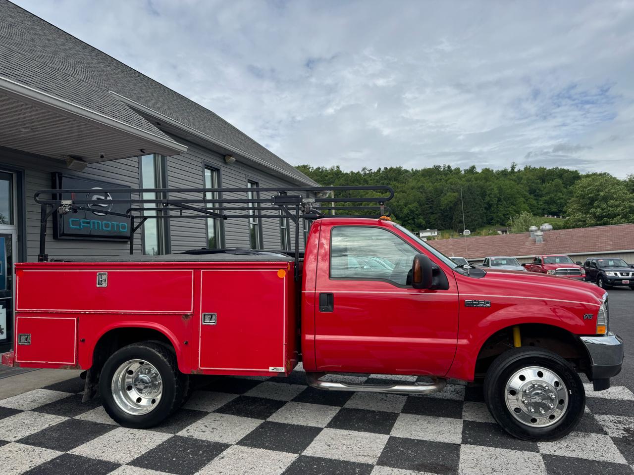 Ford Super Duty F-450 DRW Reg Cab 141" WB 60" CA XLT 2004