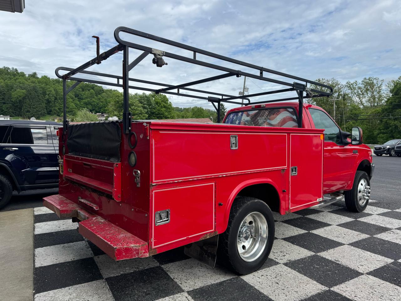 Ford Super Duty F-450 DRW Reg Cab 141" WB 60" CA XLT 2004
