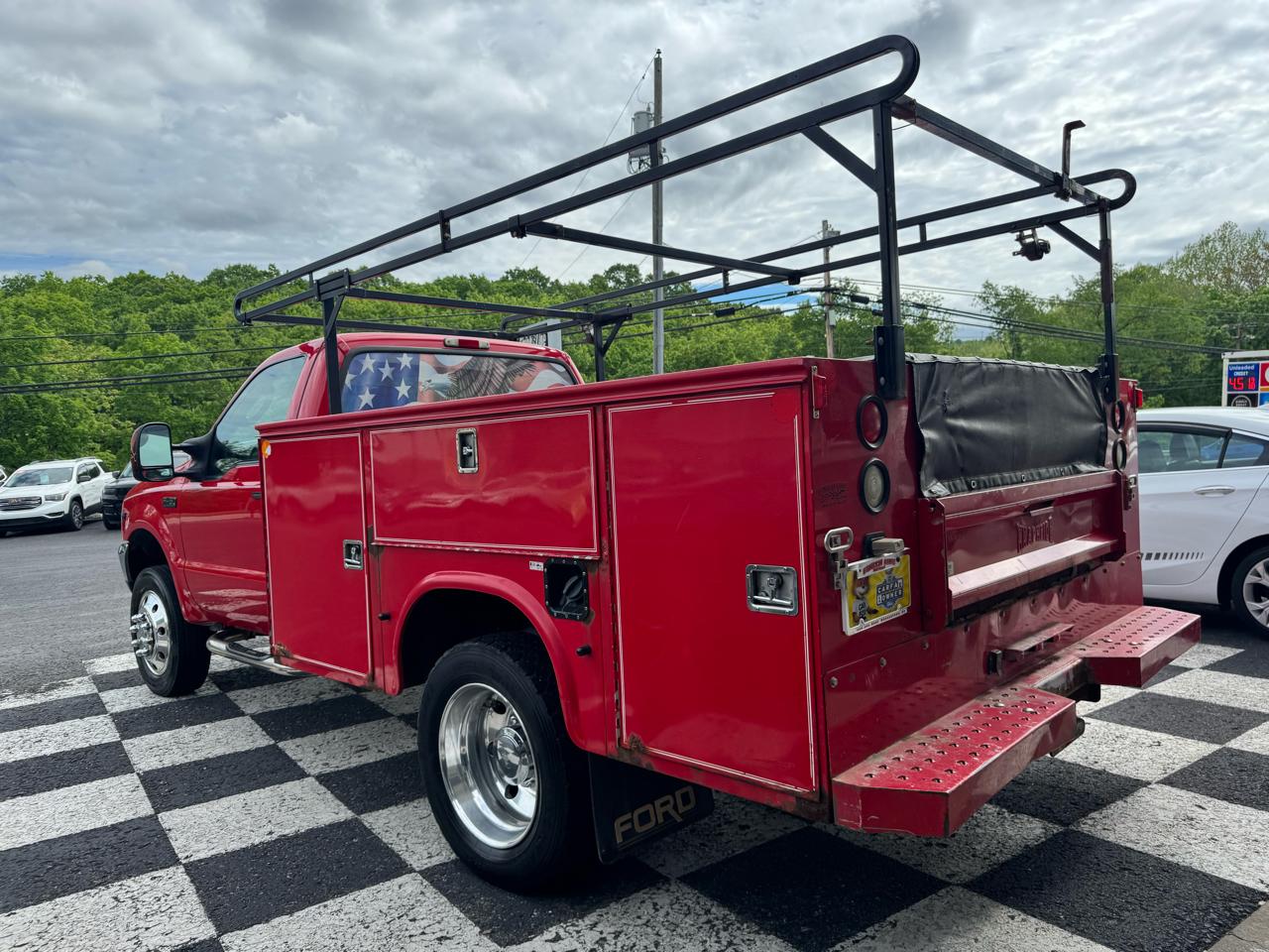 Ford Super Duty F-450 DRW Reg Cab 141" WB 60" CA XLT 2004