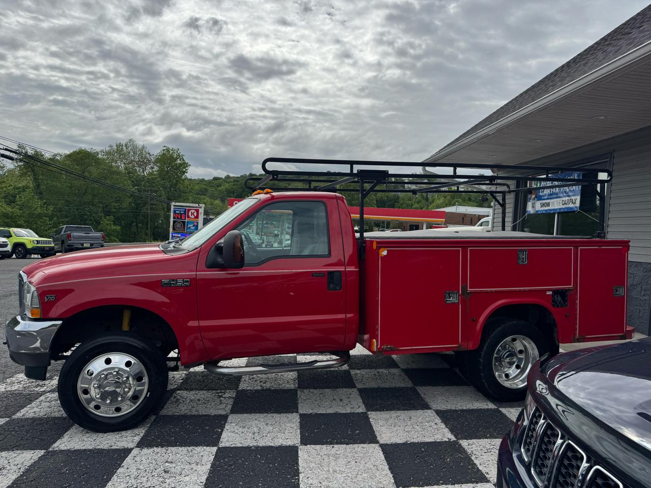 Ford Super Duty F-450 DRW Reg Cab 141" WB 60" CA XLT 2004