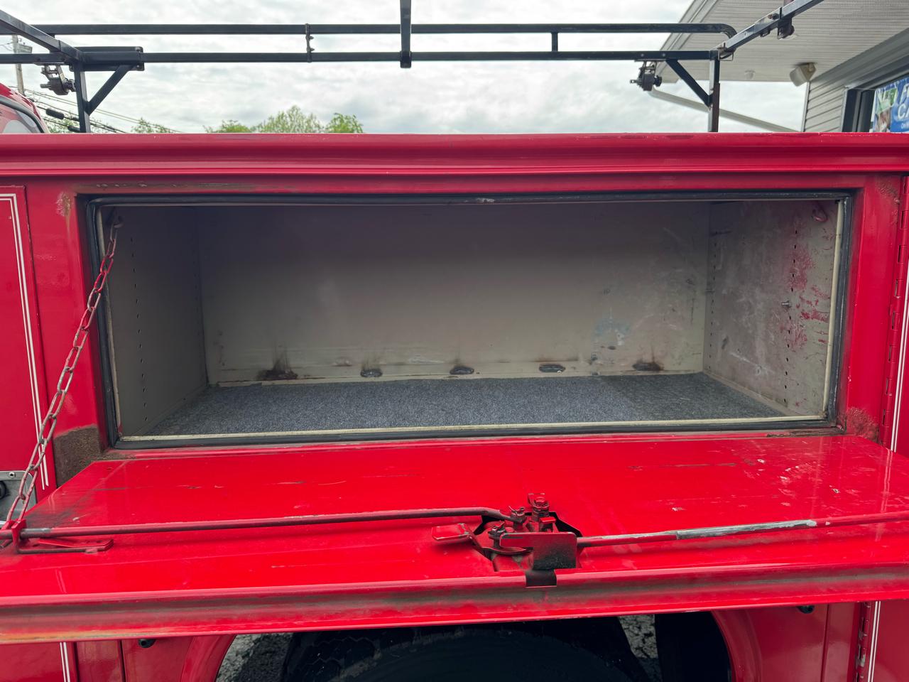 Ford Super Duty F-450 DRW Reg Cab 141" WB 60" CA XLT 2004