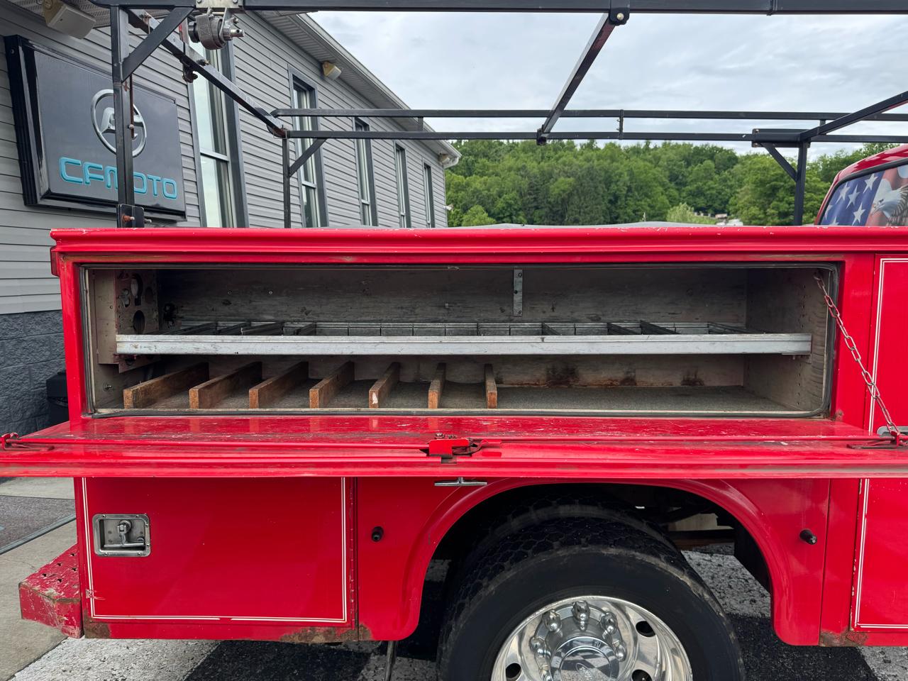 Ford Super Duty F-450 DRW Reg Cab 141" WB 60" CA XLT 2004