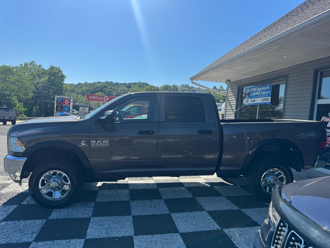 RAM 2500 Tradesman 4x4 Crew Cab 6'4" Box 2018
