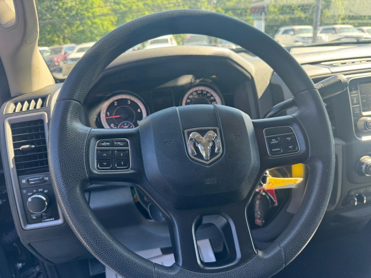RAM 2500 Tradesman 4x4 Crew Cab 6'4" Box 2018