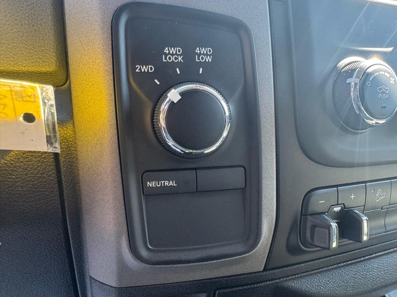 RAM 2500 Tradesman 4x4 Crew Cab 6'4" Box 2018