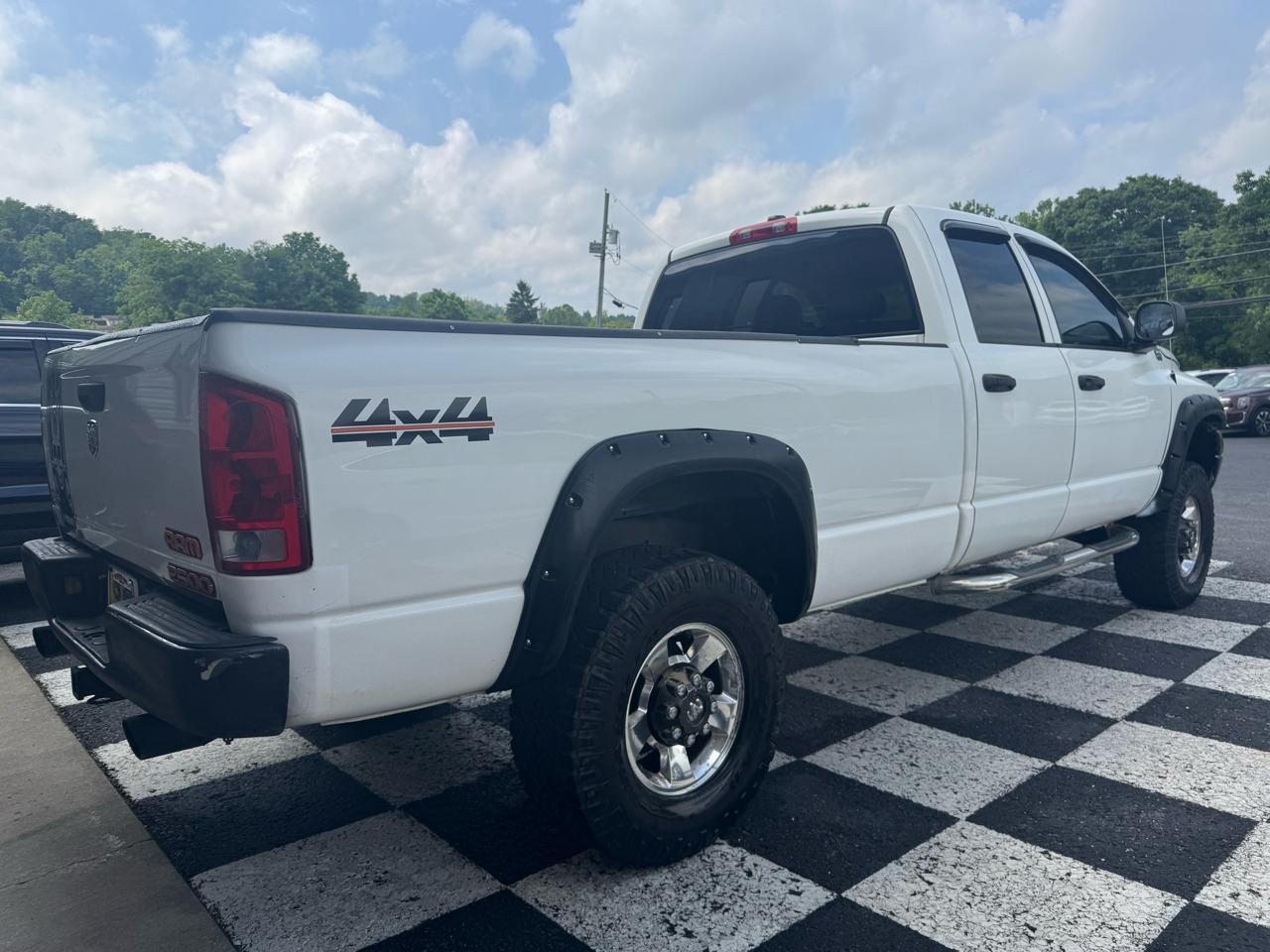 Dodge Ram 2500 4dr Quad Cab 160.5" WB 4WD ST 2005