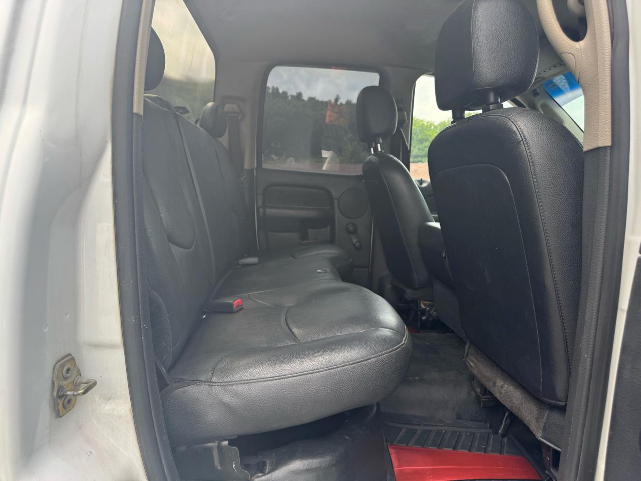 Dodge Ram 2500 4dr Quad Cab 160.5" WB 4WD ST 2005