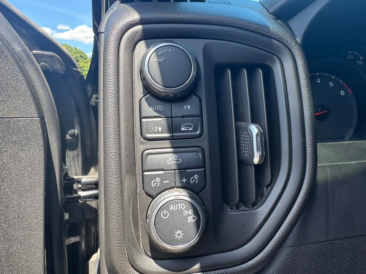Chevrolet Silverado 1500 4WD Double Cab 147" Custom 2020