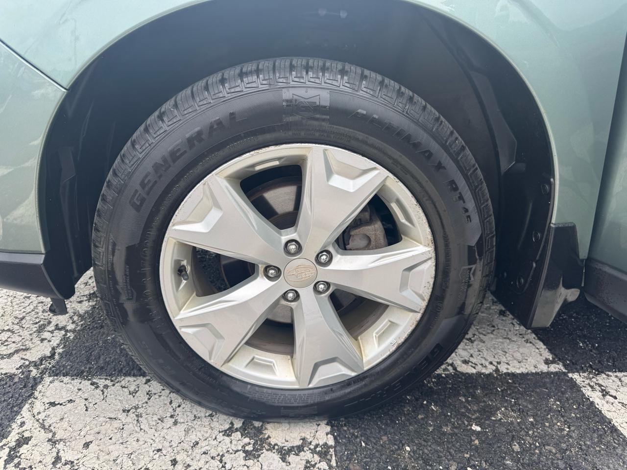 Subaru Forester 4dr CVT 2.5i PZEV 2016