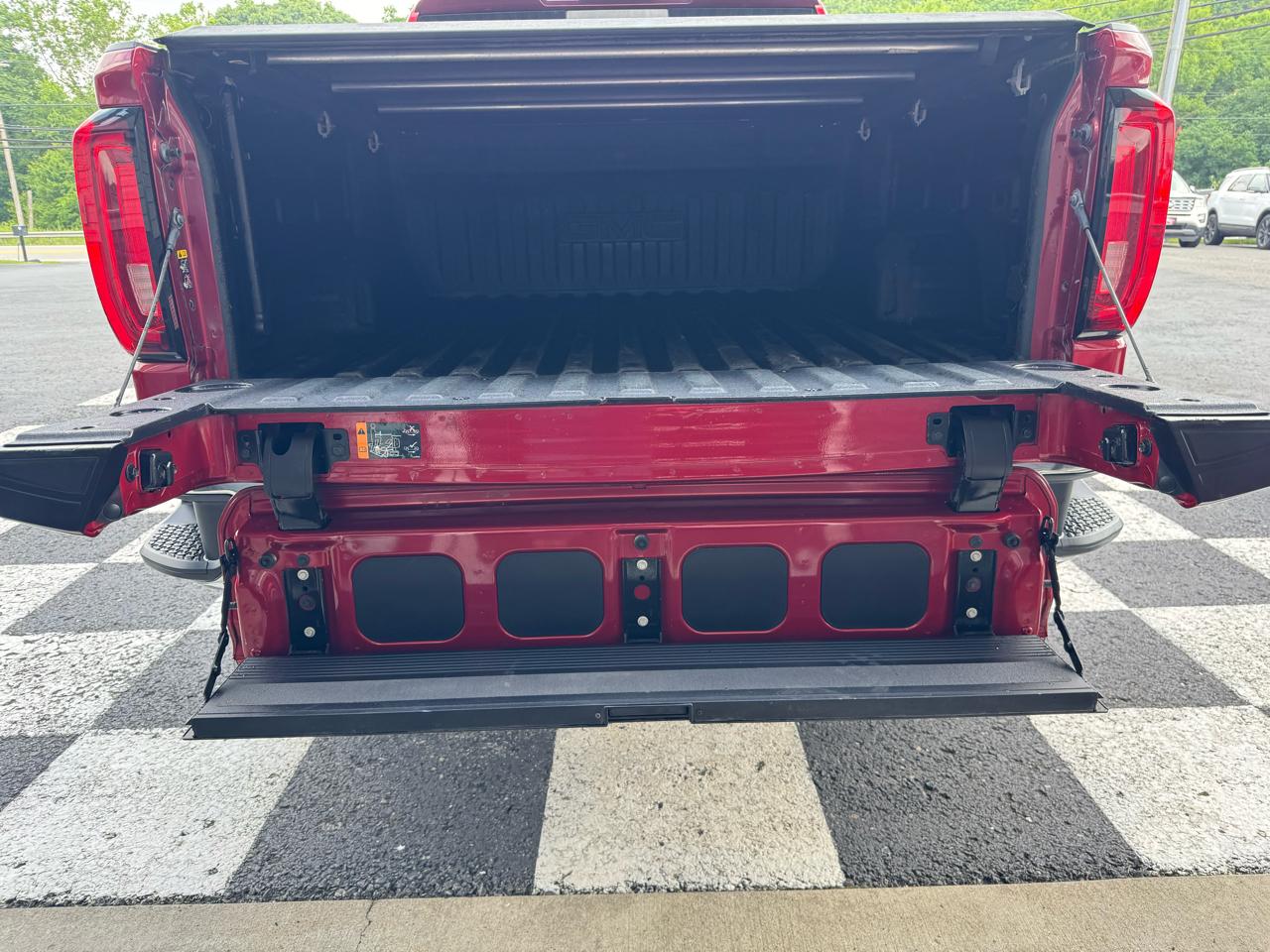 GMC Sierra 1500 4WD Crew Cab 147" SLT 2020
