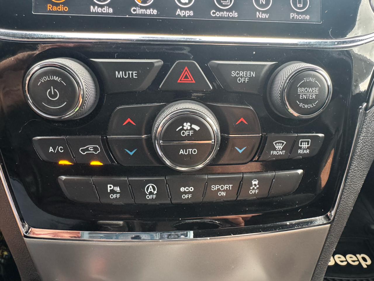 Jeep Grand Cherokee Altitude 4x4 2019
