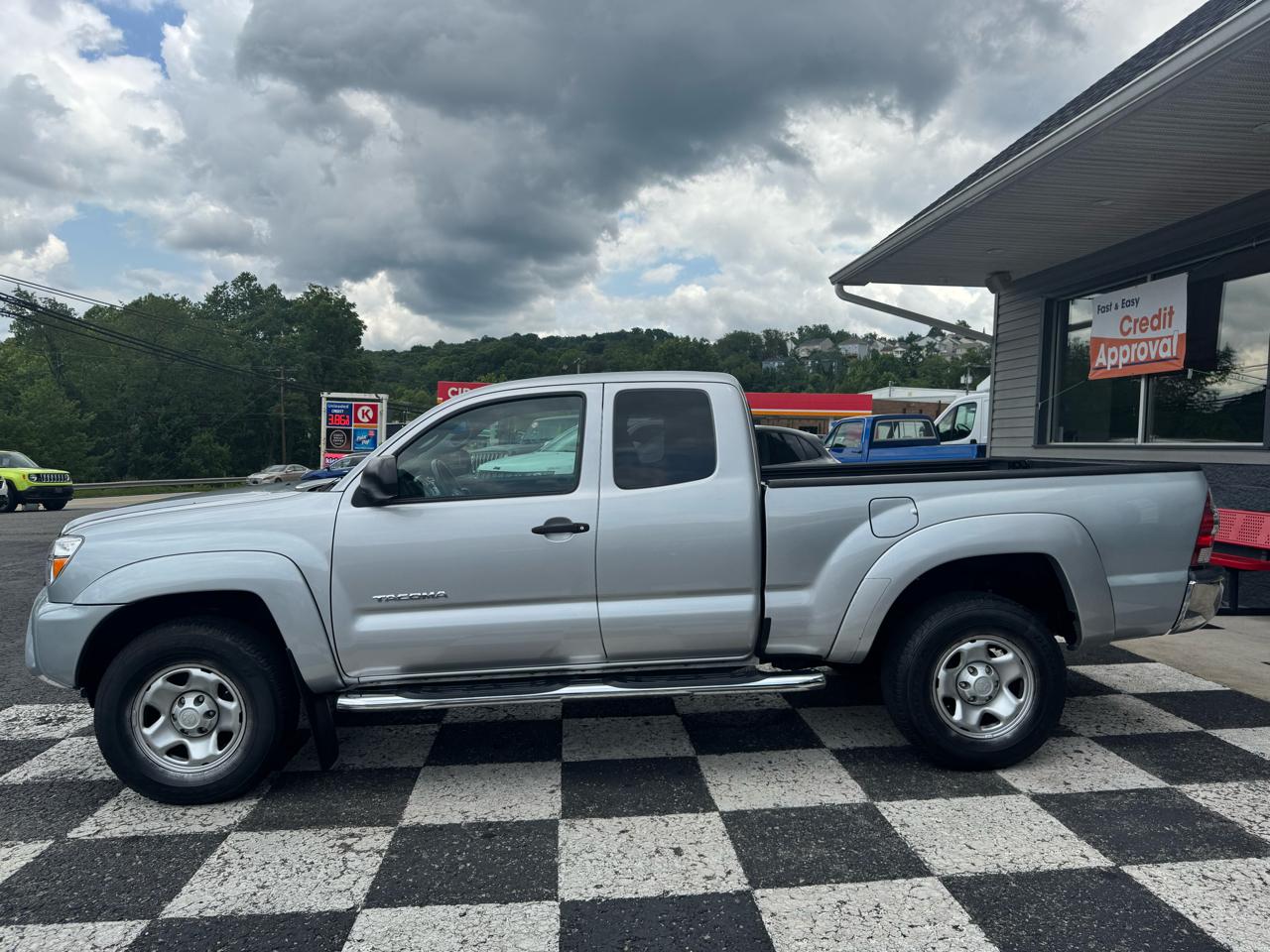 Toyota Tacoma 4WD Access Cab V6 AT SR5 (Natl) 2013