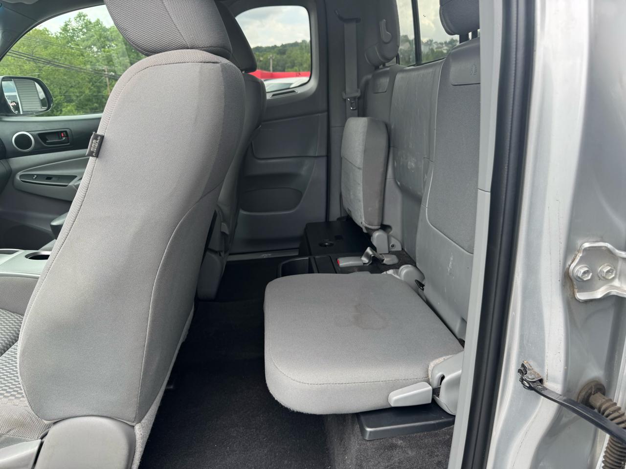Toyota Tacoma 4WD Access Cab V6 AT SR5 (Natl) 2013