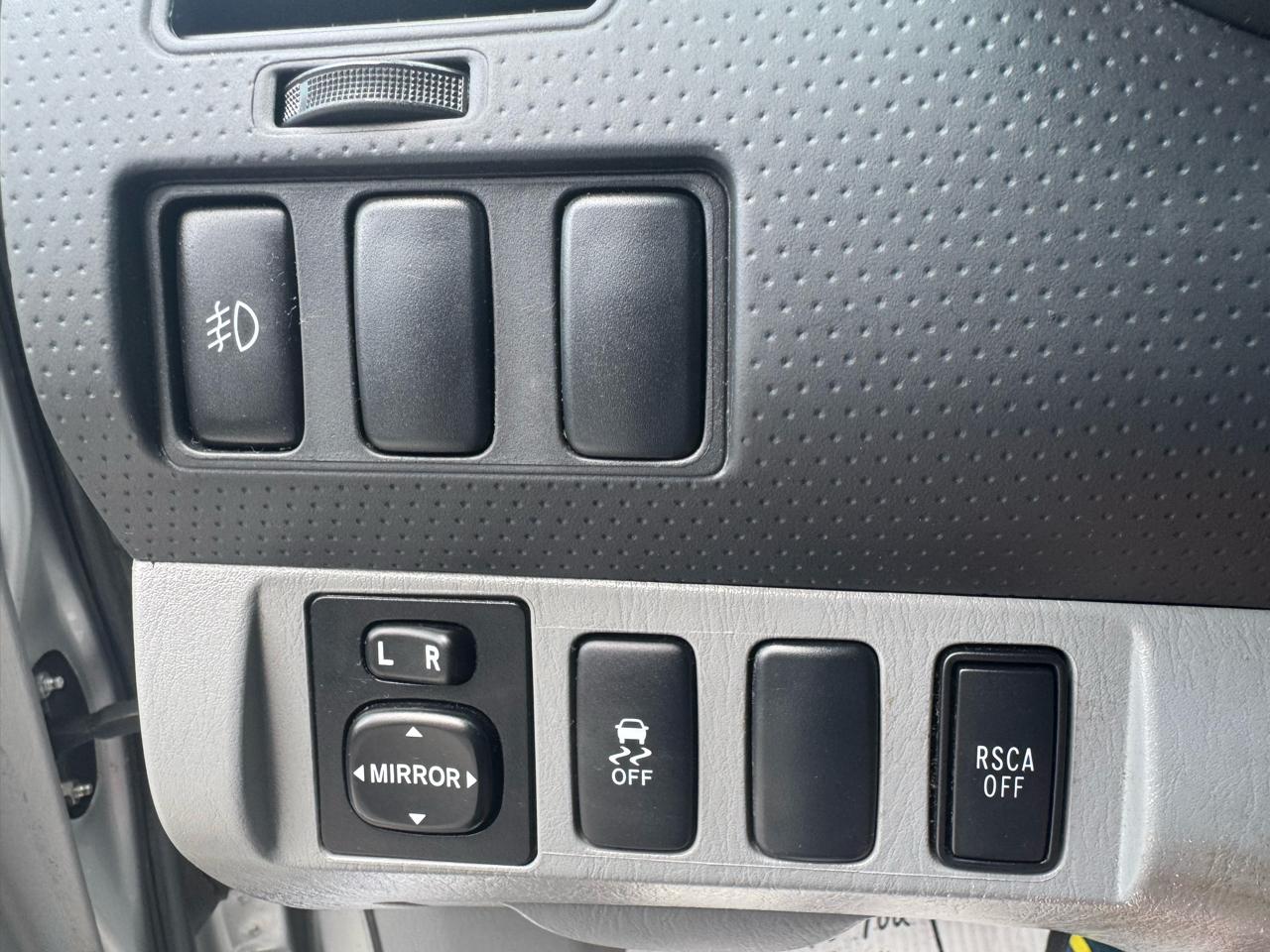 Toyota Tacoma 4WD Access Cab V6 AT SR5 (Natl) 2013