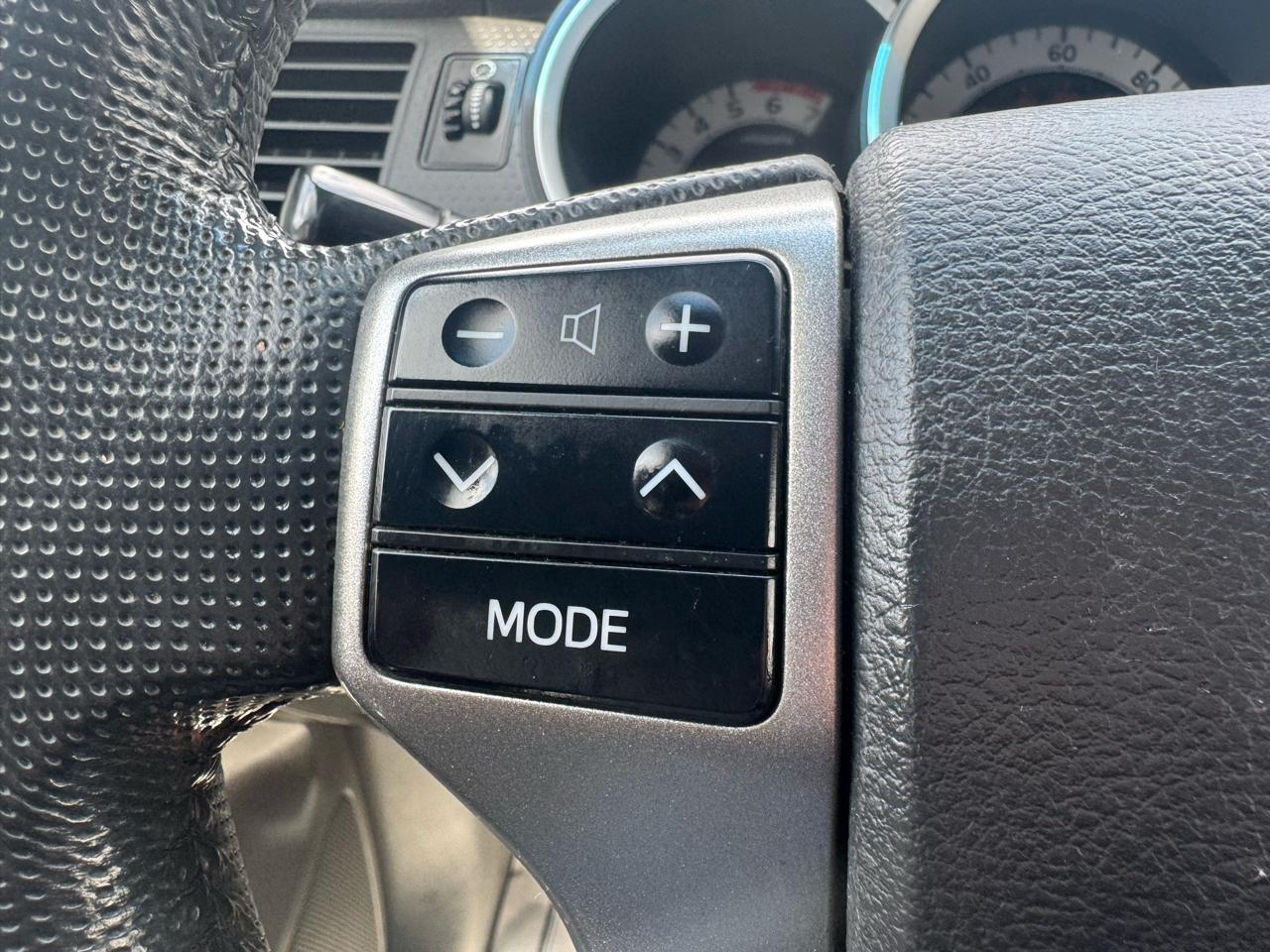 Toyota Tacoma 4WD Access Cab V6 AT SR5 (Natl) 2013