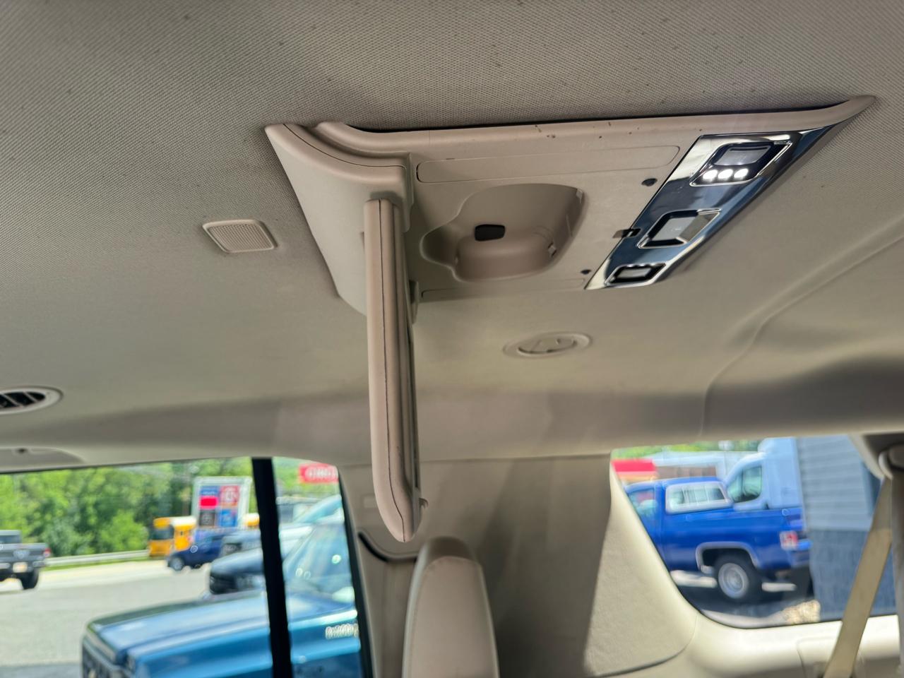 Cadillac Escalade ESV 4WD 4dr Premium Luxury 2018