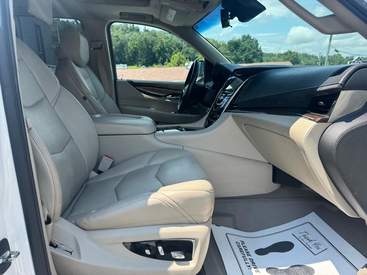Cadillac Escalade ESV 4WD 4dr Premium Luxury 2018