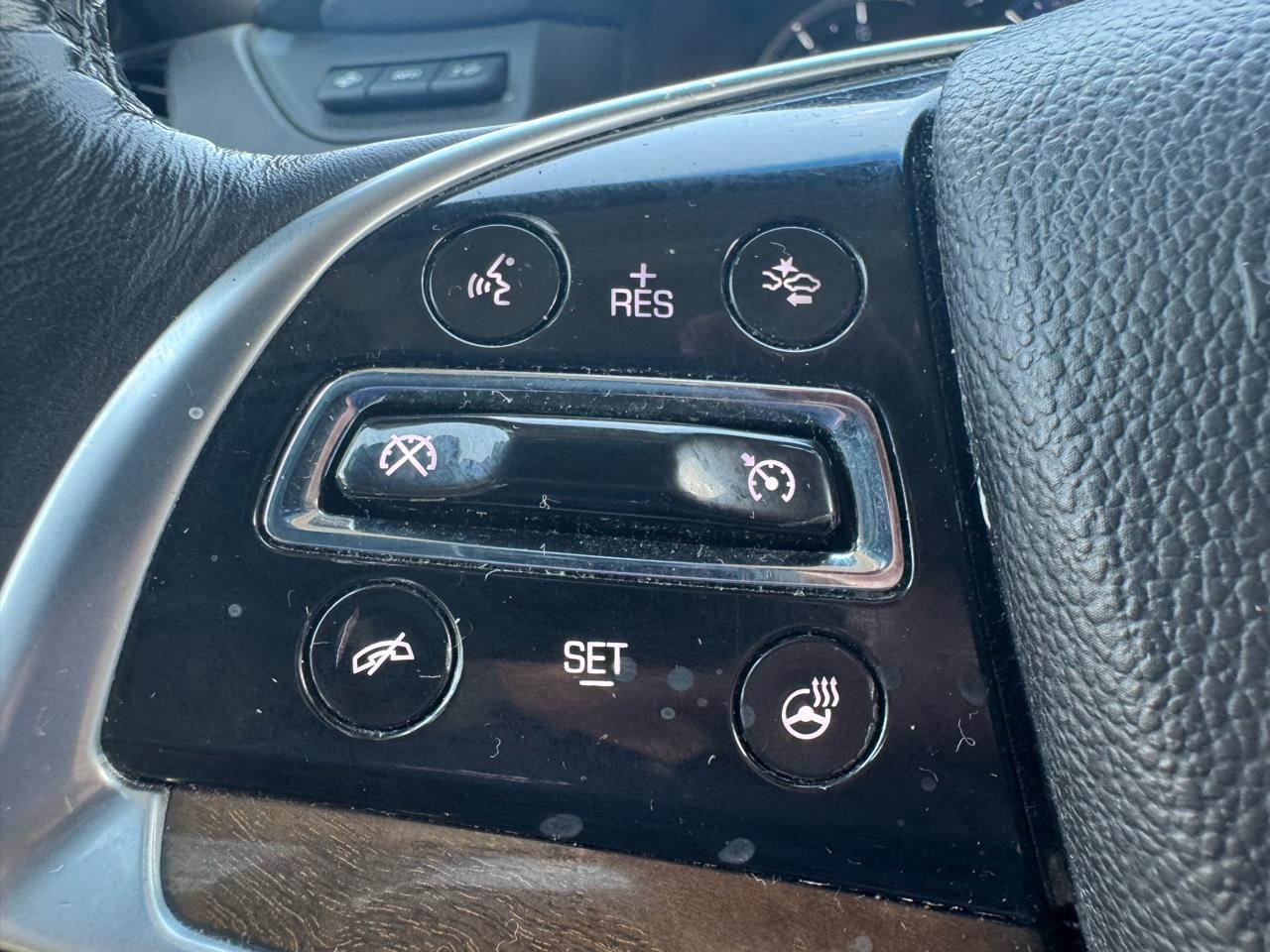 Cadillac Escalade ESV 4WD 4dr Premium Luxury 2018