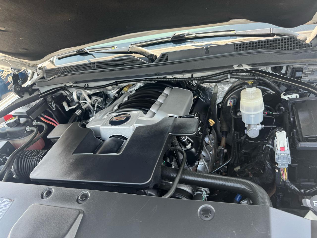 Cadillac Escalade ESV 4WD 4dr Premium Luxury 2018
