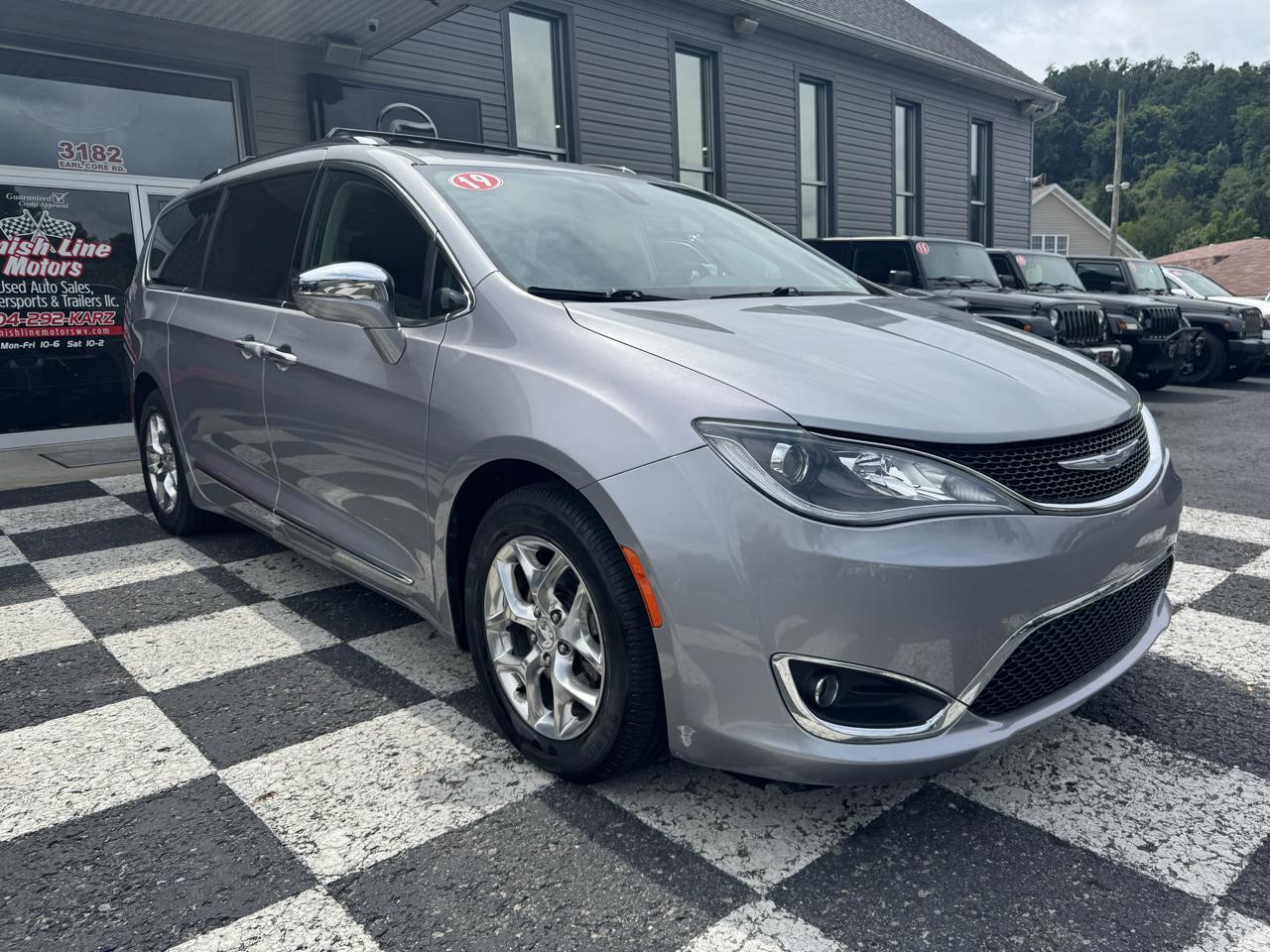 Chrysler Pacifica Limited FWD 2019