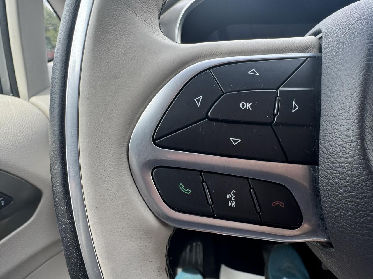 Chrysler Pacifica Limited FWD 2019
