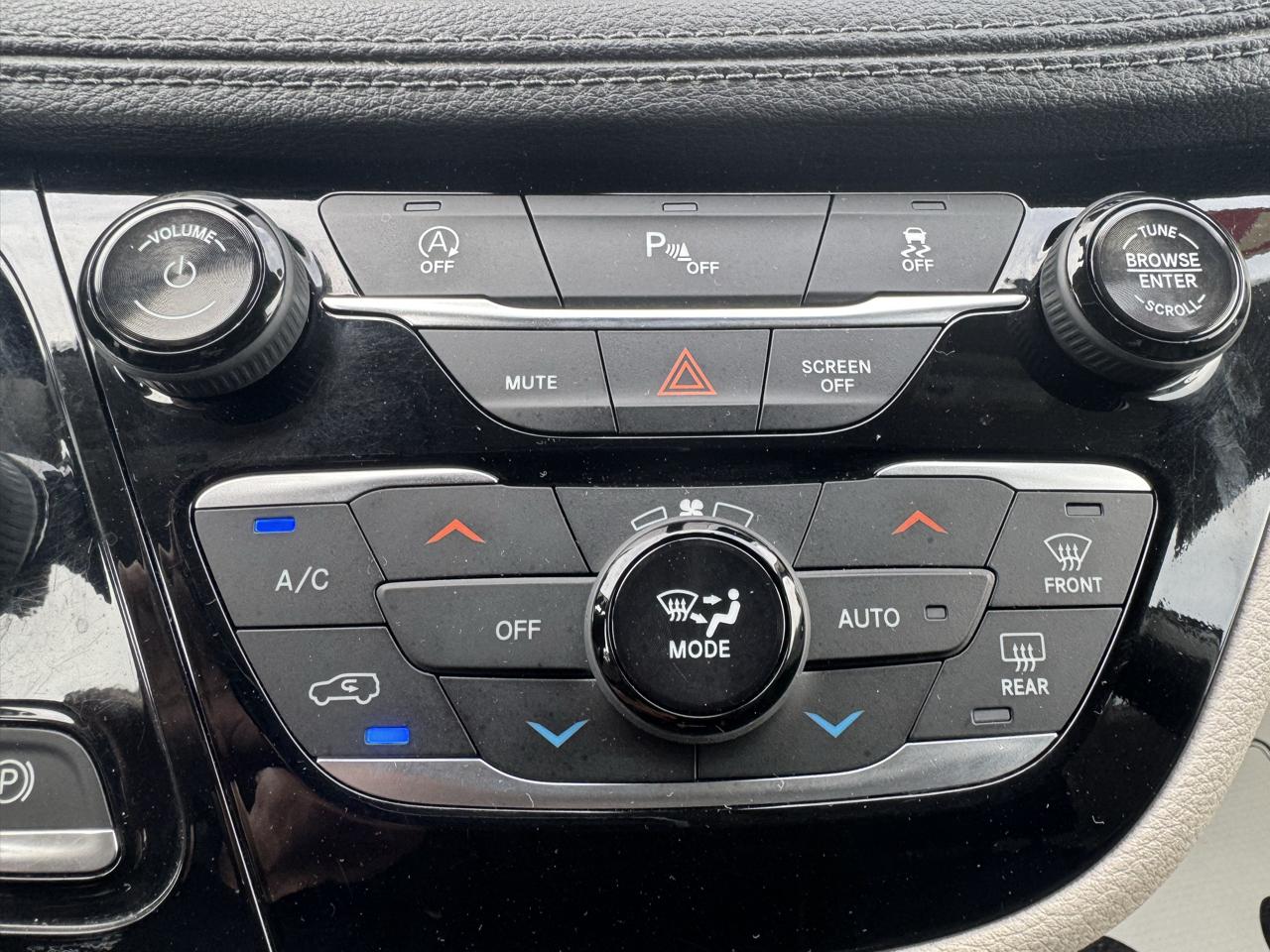 Chrysler Pacifica Limited FWD 2019