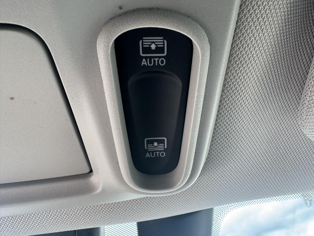 Chrysler Pacifica Limited FWD 2019