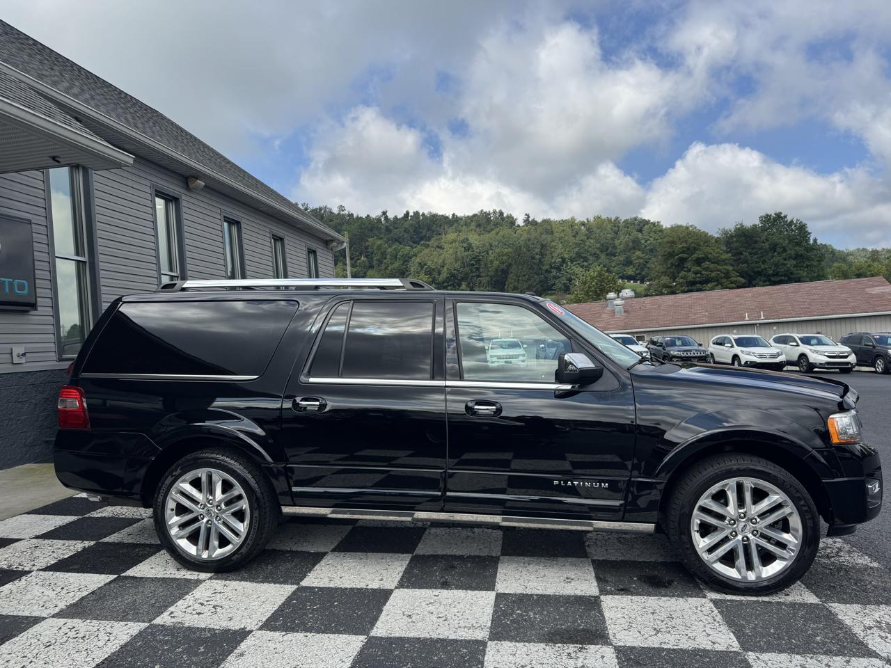 Ford Expedition EL 4WD 4dr Platinum 2016