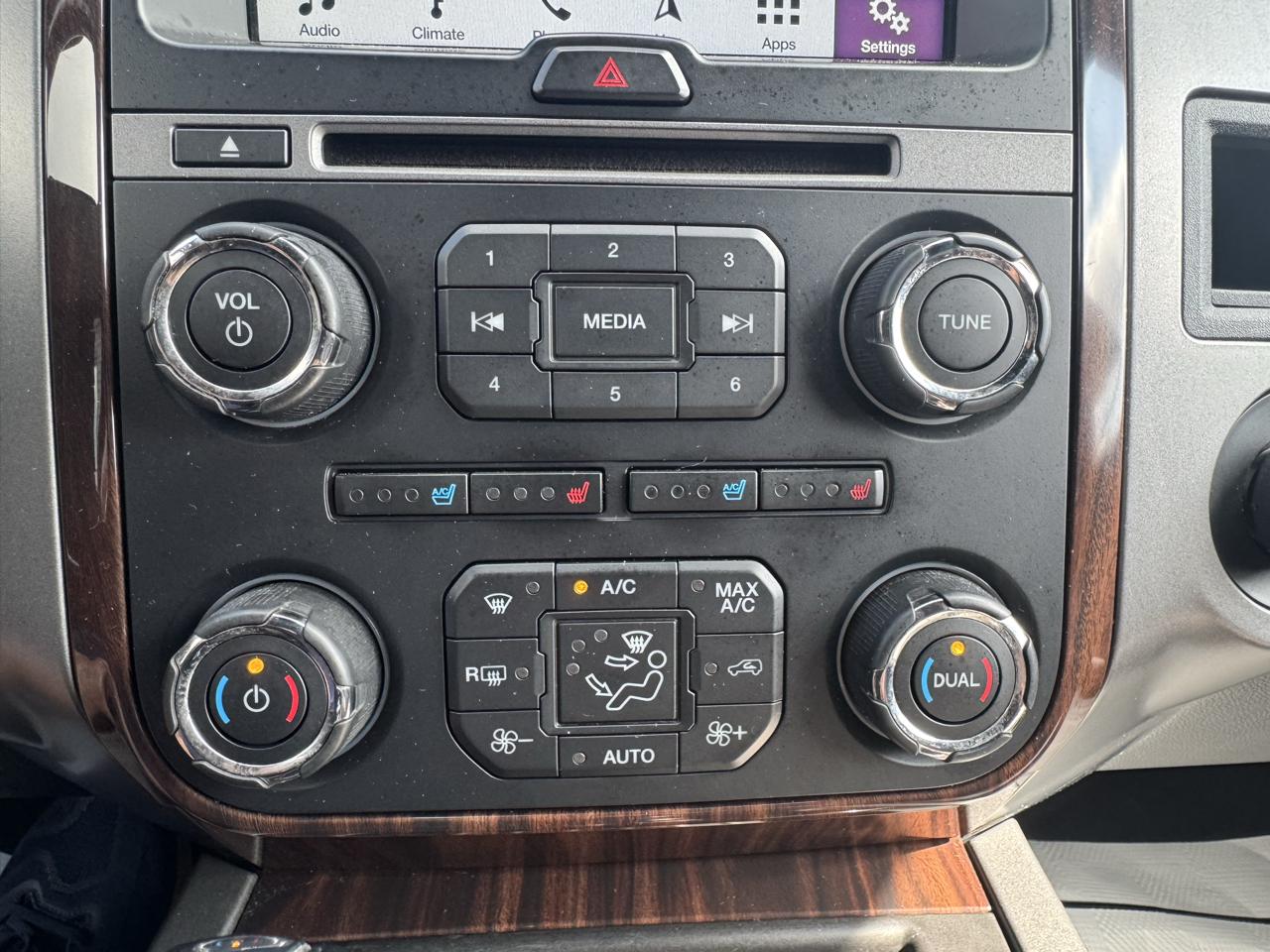 Ford Expedition EL 4WD 4dr Platinum 2016