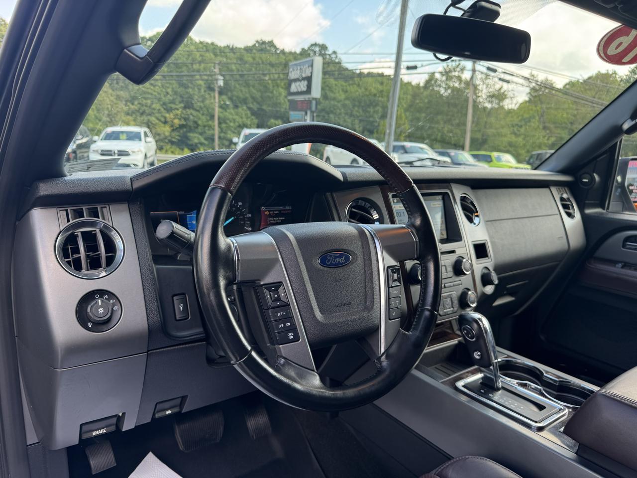 Ford Expedition EL 4WD 4dr Platinum 2016