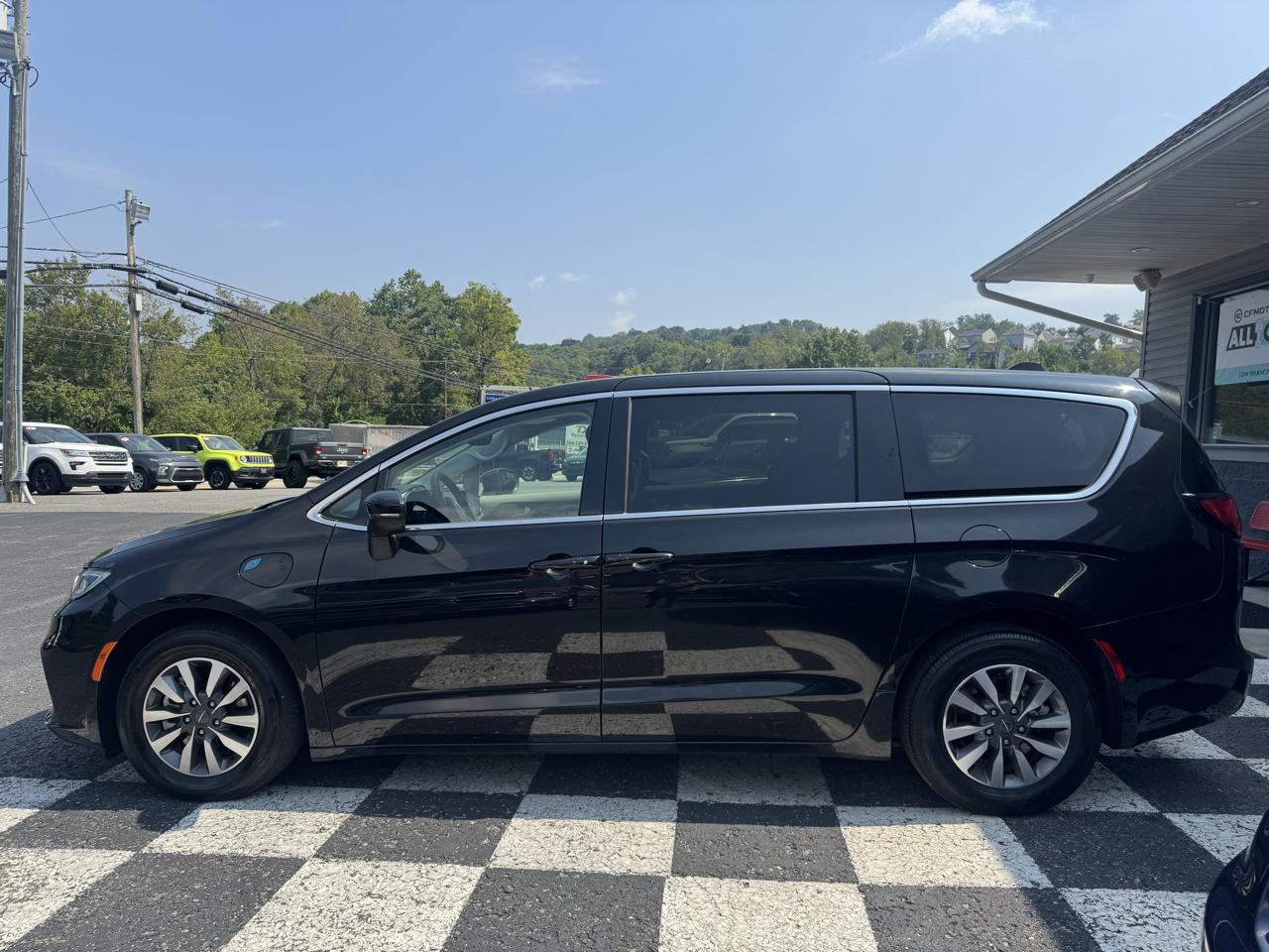 Chrysler Pacifica Hybrid Touring L FWD 2023