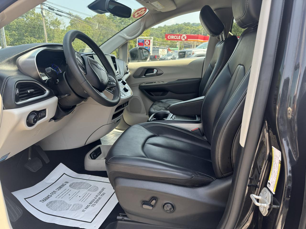 Chrysler Pacifica Hybrid Touring L FWD 2023