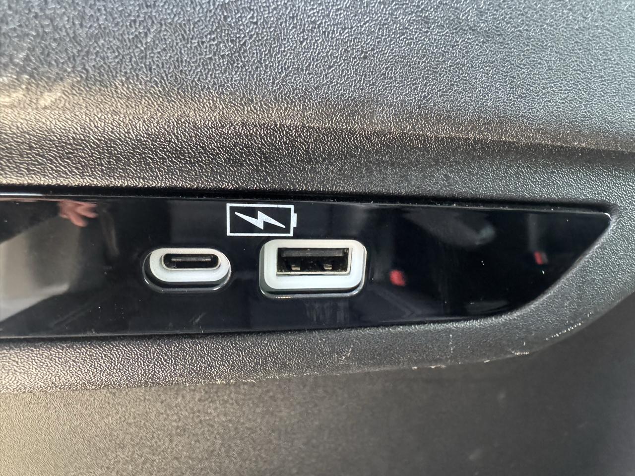 Chrysler Pacifica Hybrid Touring L FWD 2023