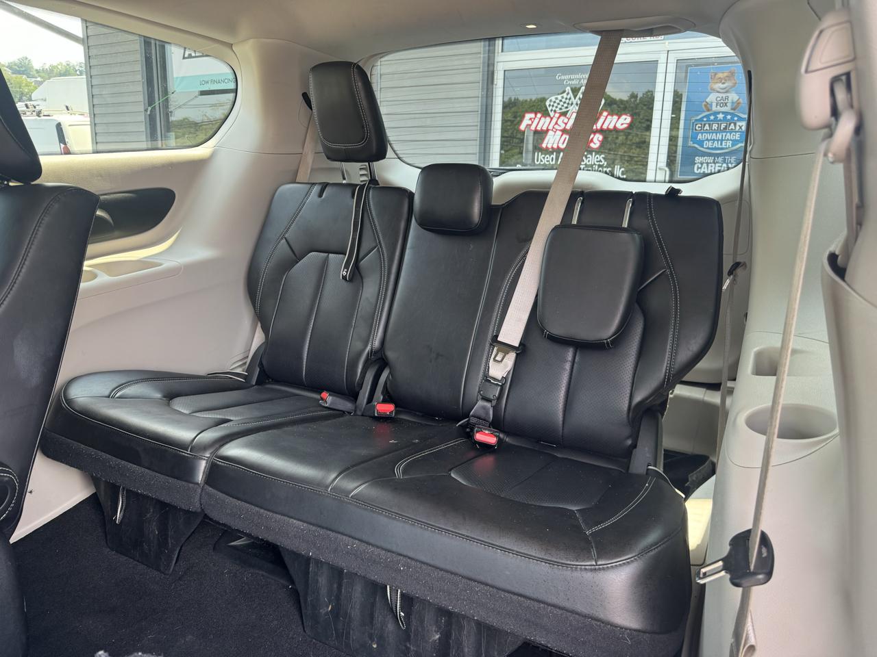 Chrysler Pacifica Hybrid Touring L FWD 2023