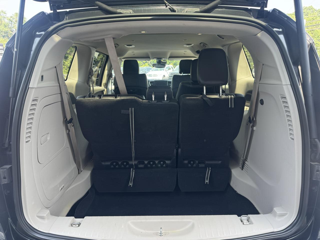 Chrysler Pacifica Hybrid Touring L FWD 2023