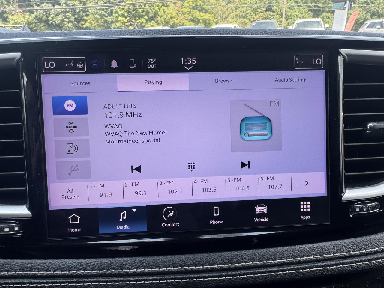 Chrysler Pacifica Hybrid Touring L FWD 2023