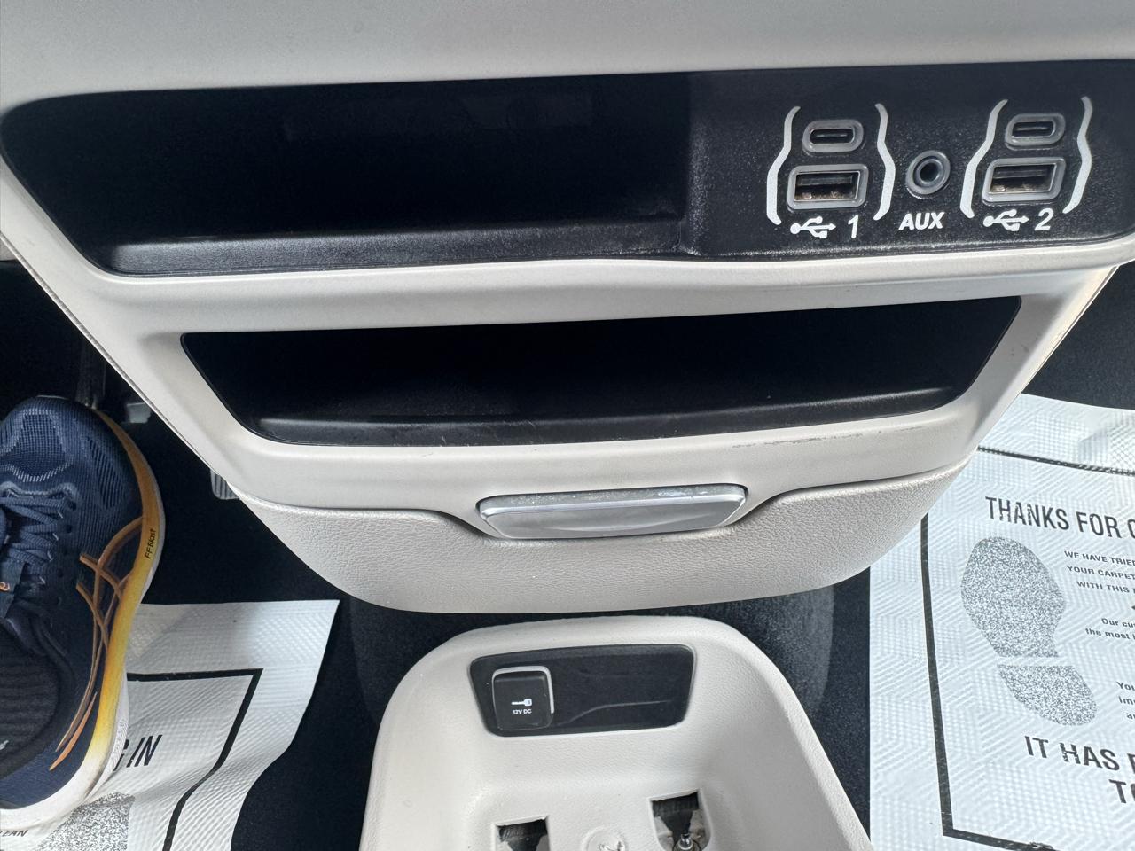 Chrysler Pacifica Hybrid Touring L FWD 2023