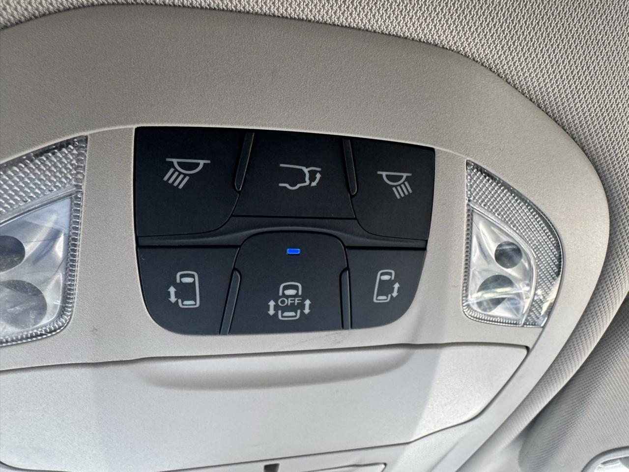 Chrysler Pacifica Hybrid Touring L FWD 2023