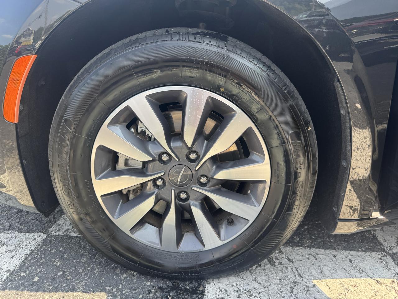 Chrysler Pacifica Hybrid Touring L FWD 2023