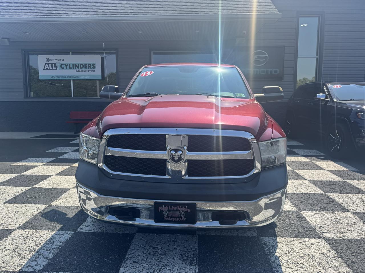 RAM 1500 4WD Crew Cab 140.5" Tradesman 2014