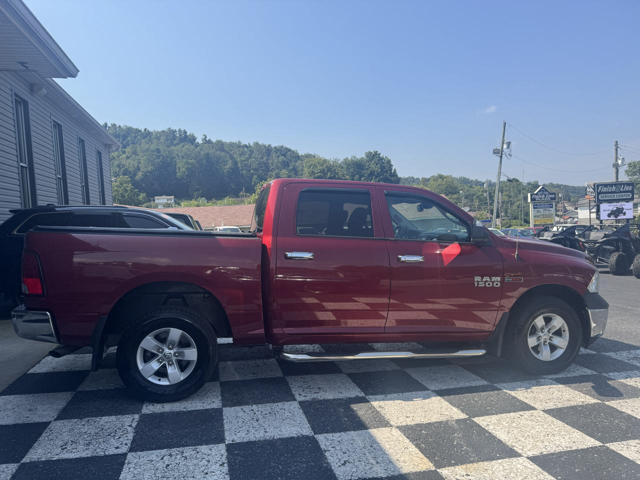 RAM 1500 4WD Crew Cab 140.5" Tradesman 2014
