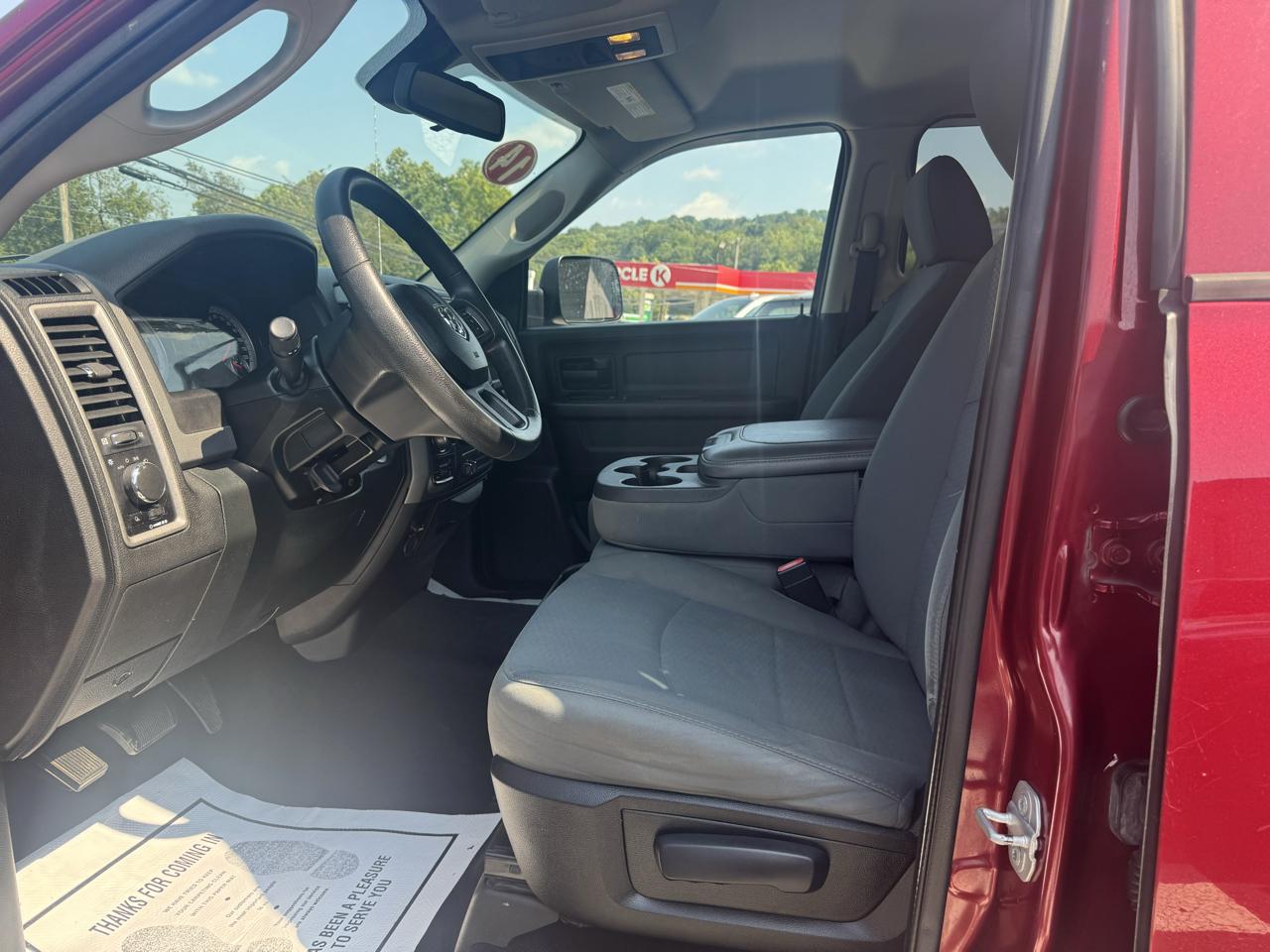 RAM 1500 4WD Crew Cab 140.5" Tradesman 2014