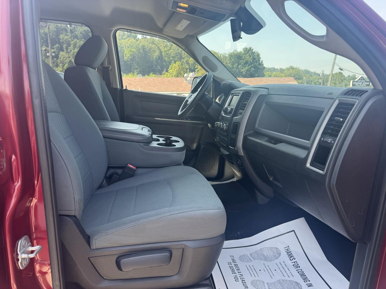 RAM 1500 4WD Crew Cab 140.5" Tradesman 2014