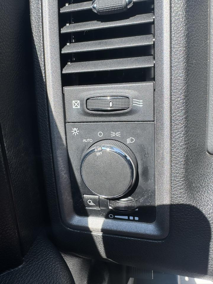 RAM 1500 4WD Crew Cab 140.5" Tradesman 2014